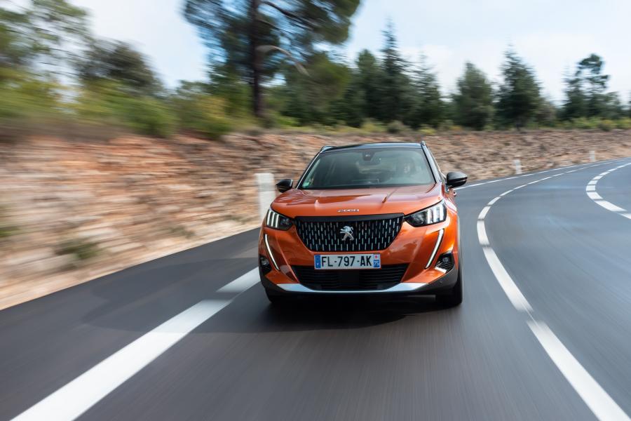  Peugeot 2008 GT 2019 года  (WW) (фото 19 из 45)